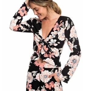 NWT Roxy Blue Day Baby Floral Front Tie Cropped Top Size Medium